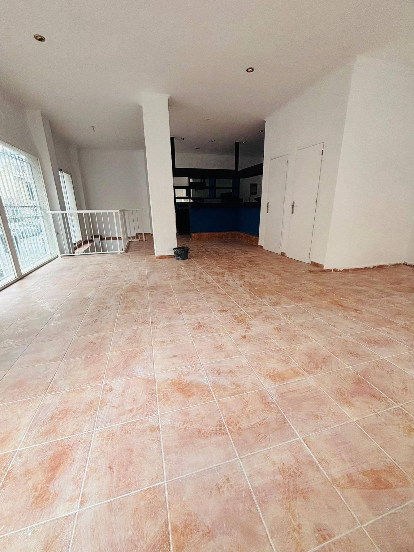 Local comercial en venta en Torrevieja – Zona Playa del Cura - foto 3