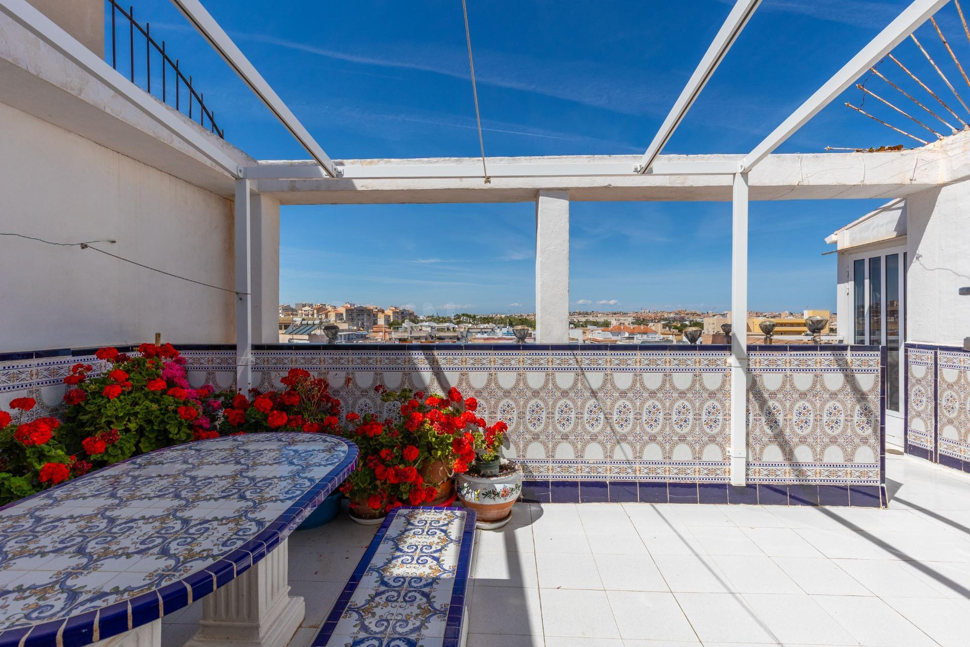 Ático con Terraza Infinita y Vistas al Mar en Calle Fragata  - foto 5
