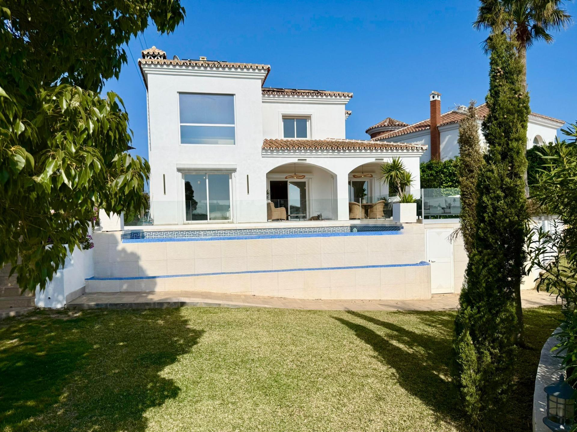 Exclusiva Vivienda de Diseño con Vistas al Mar - foto 2