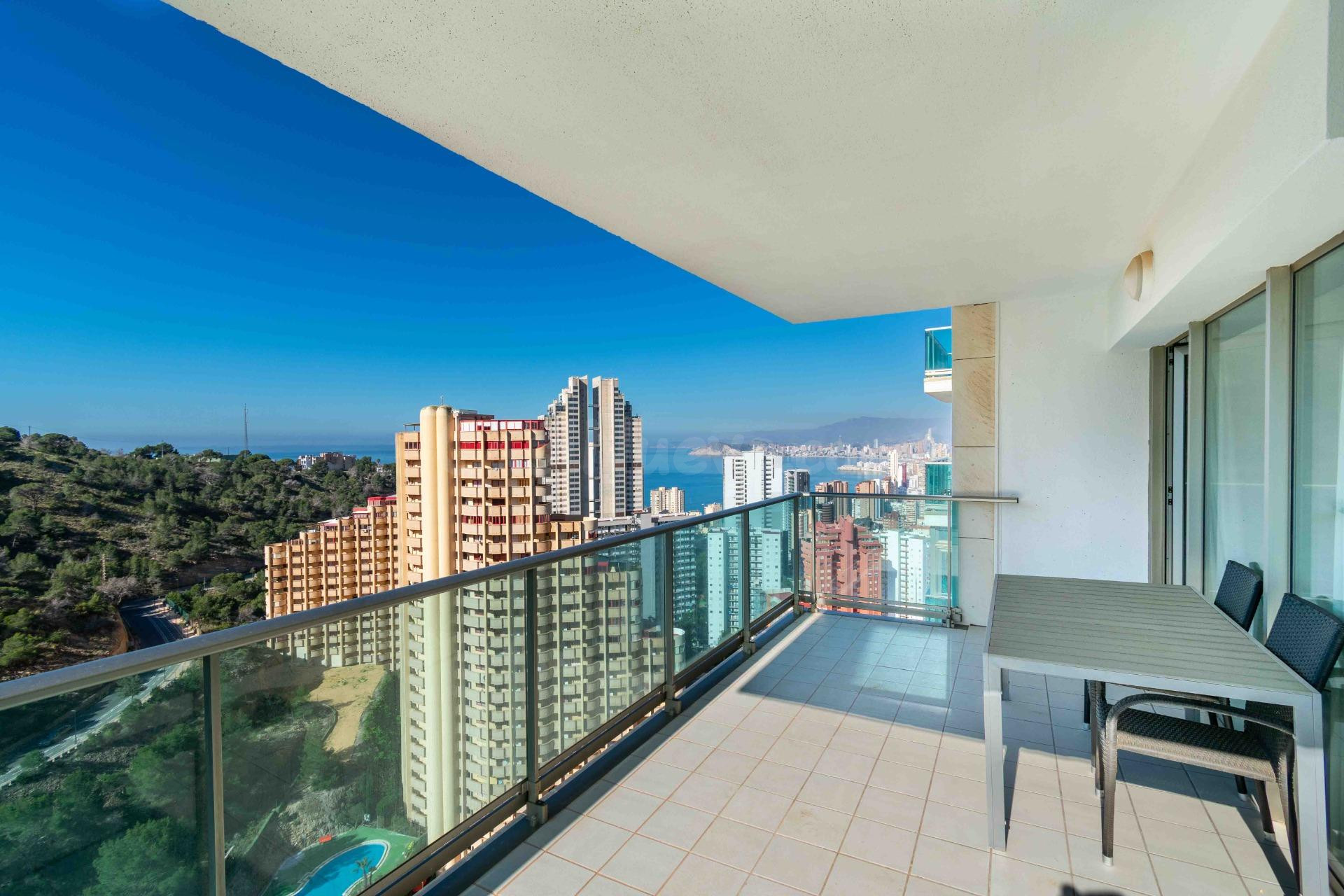 Apartamento de esquina, 2 dormitorios, vistas al mar y garaj - foto 2