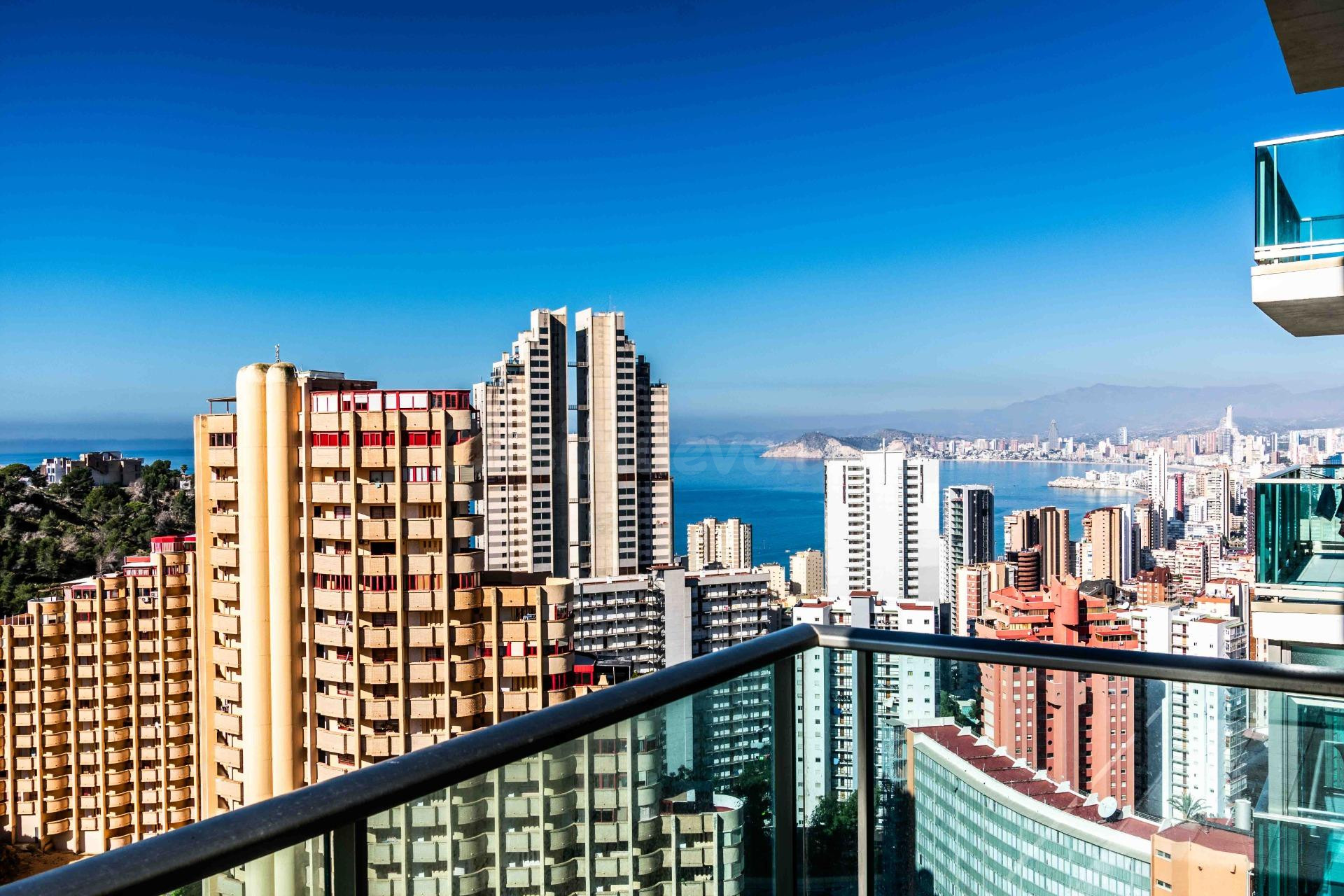 Apartamento de esquina, 2 dormitorios, vistas al mar y garaj - foto 3