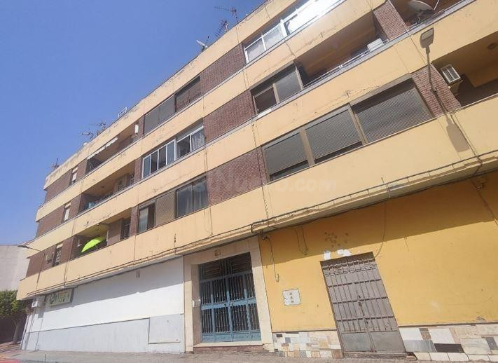 SE VENDE piso OKUPA en C Manuel Fernandez Arrio 23 de Ejido - foto 3