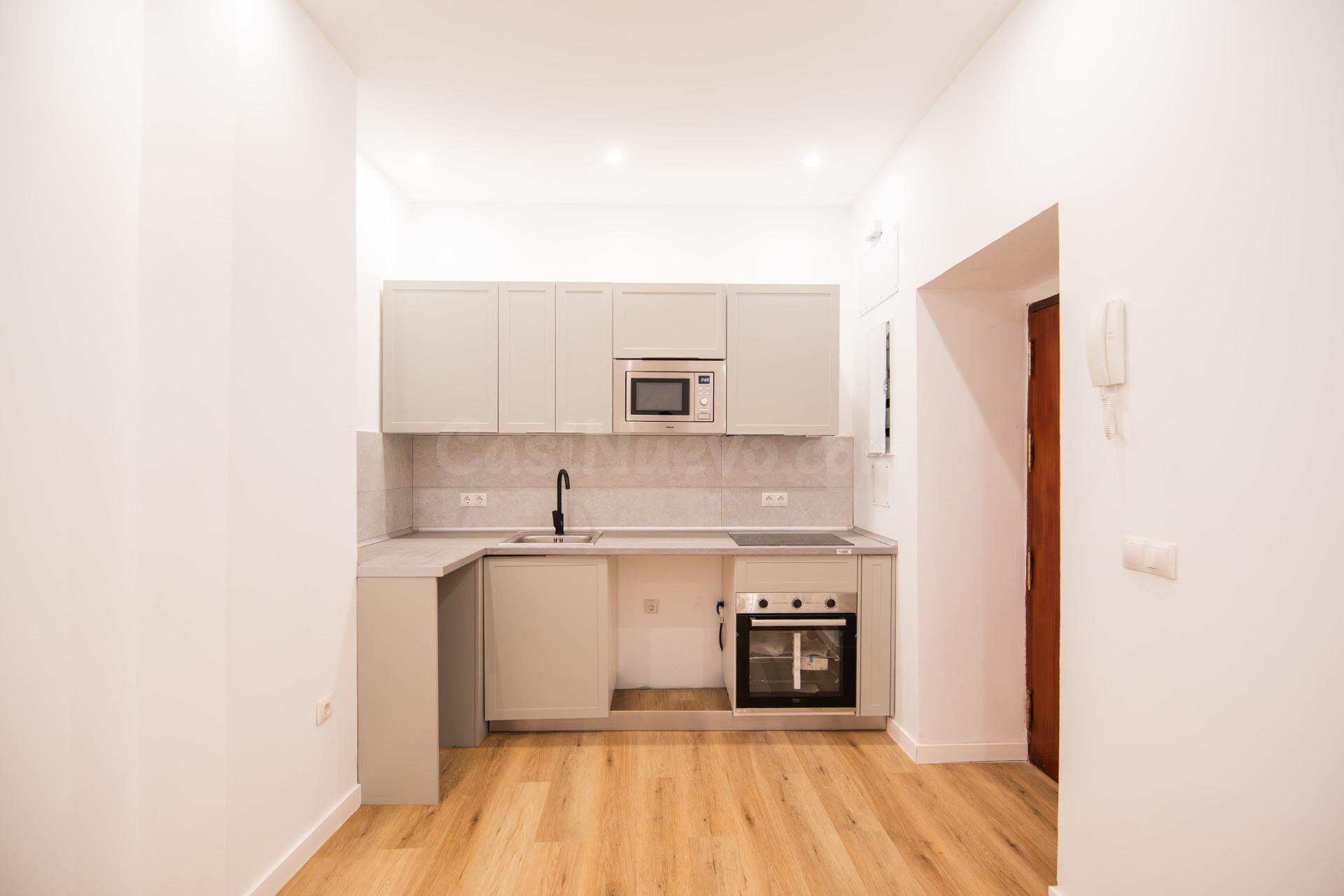 Vivienda con potencial en pleno Centro Histórico de Cádiz - foto 2