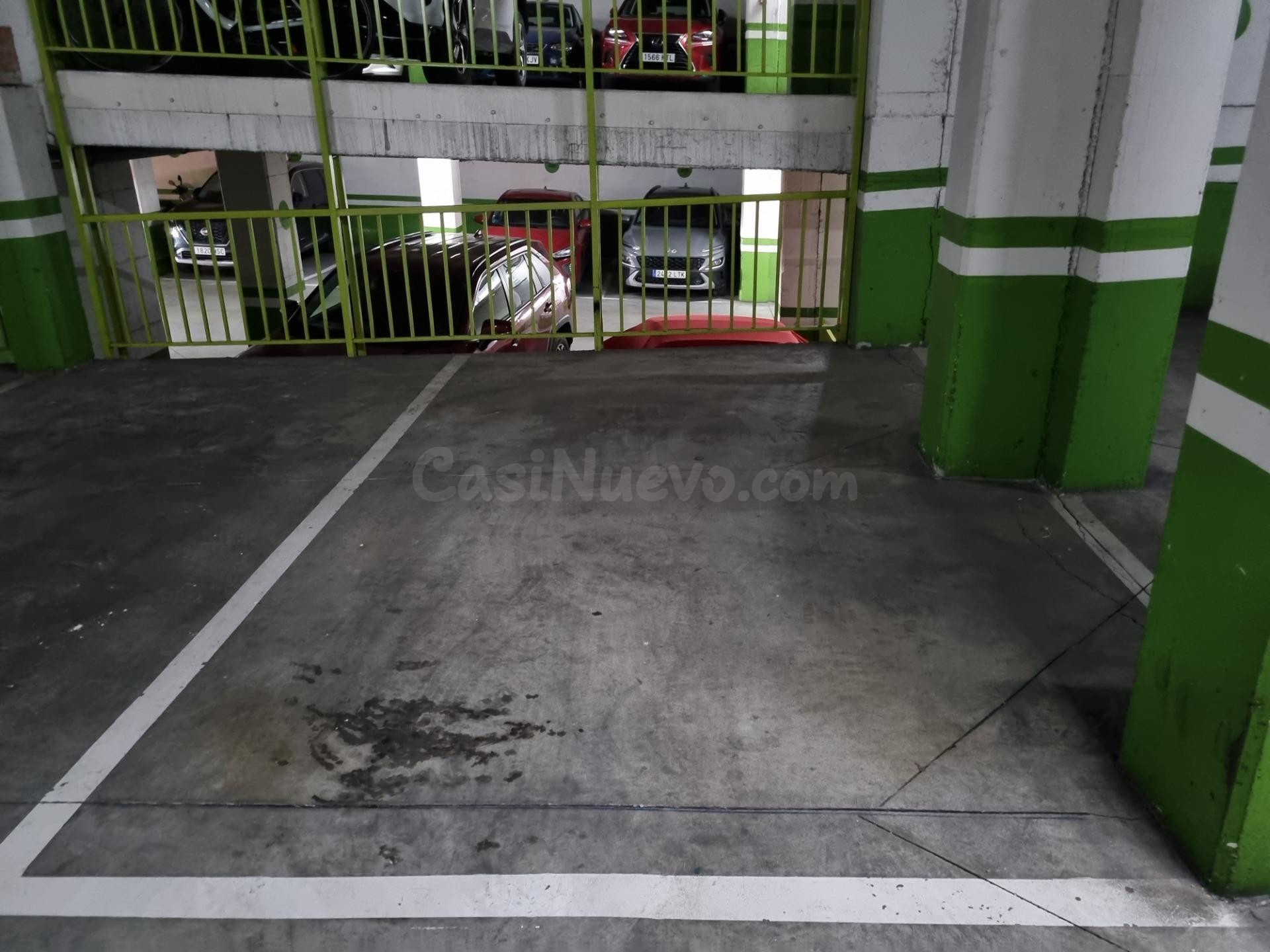 Plaza para coche grande en Pirámides - foto 2