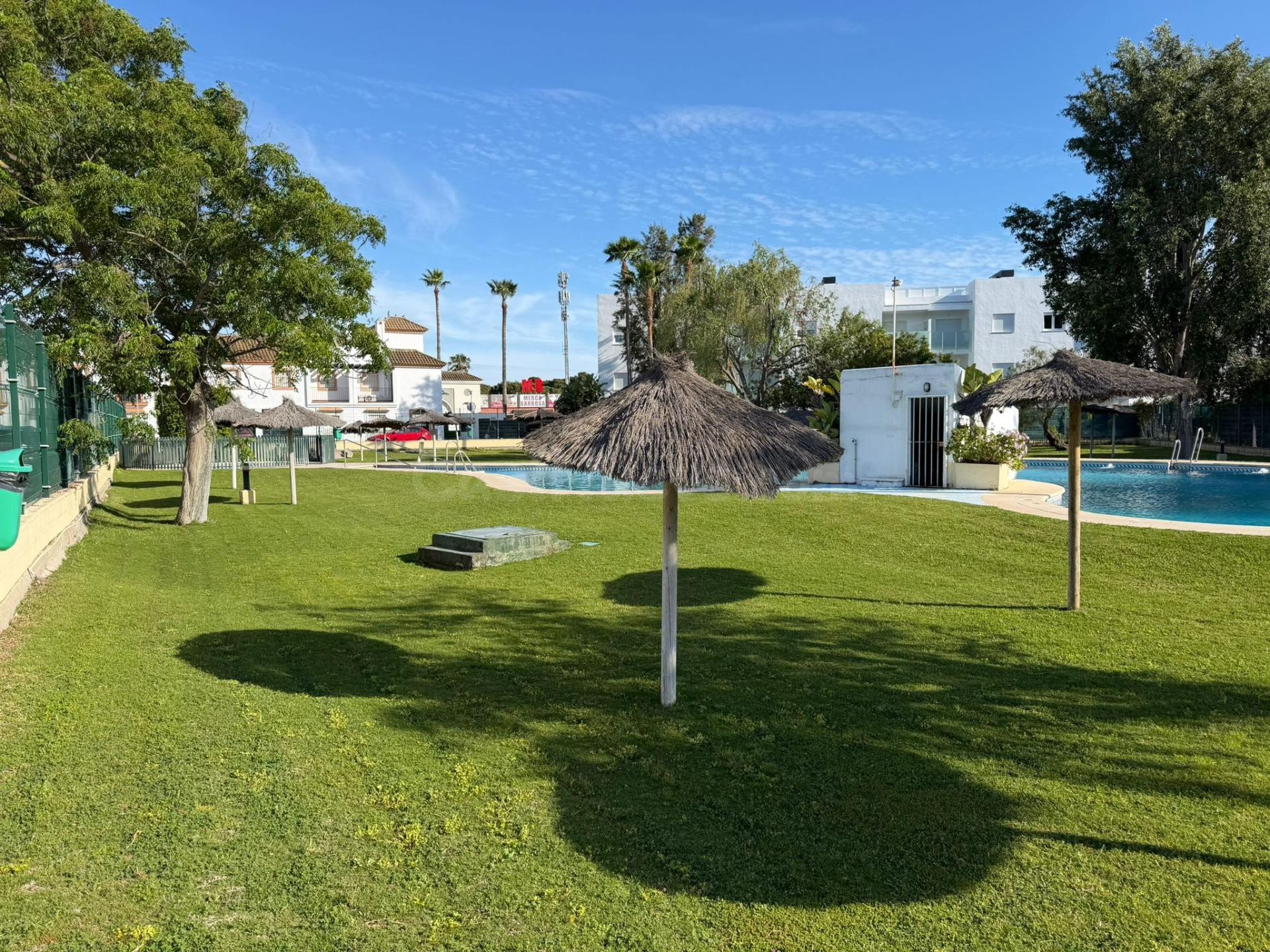 🏡 Adosado en Urbanización Exclusiva – Los Gallos - foto 5