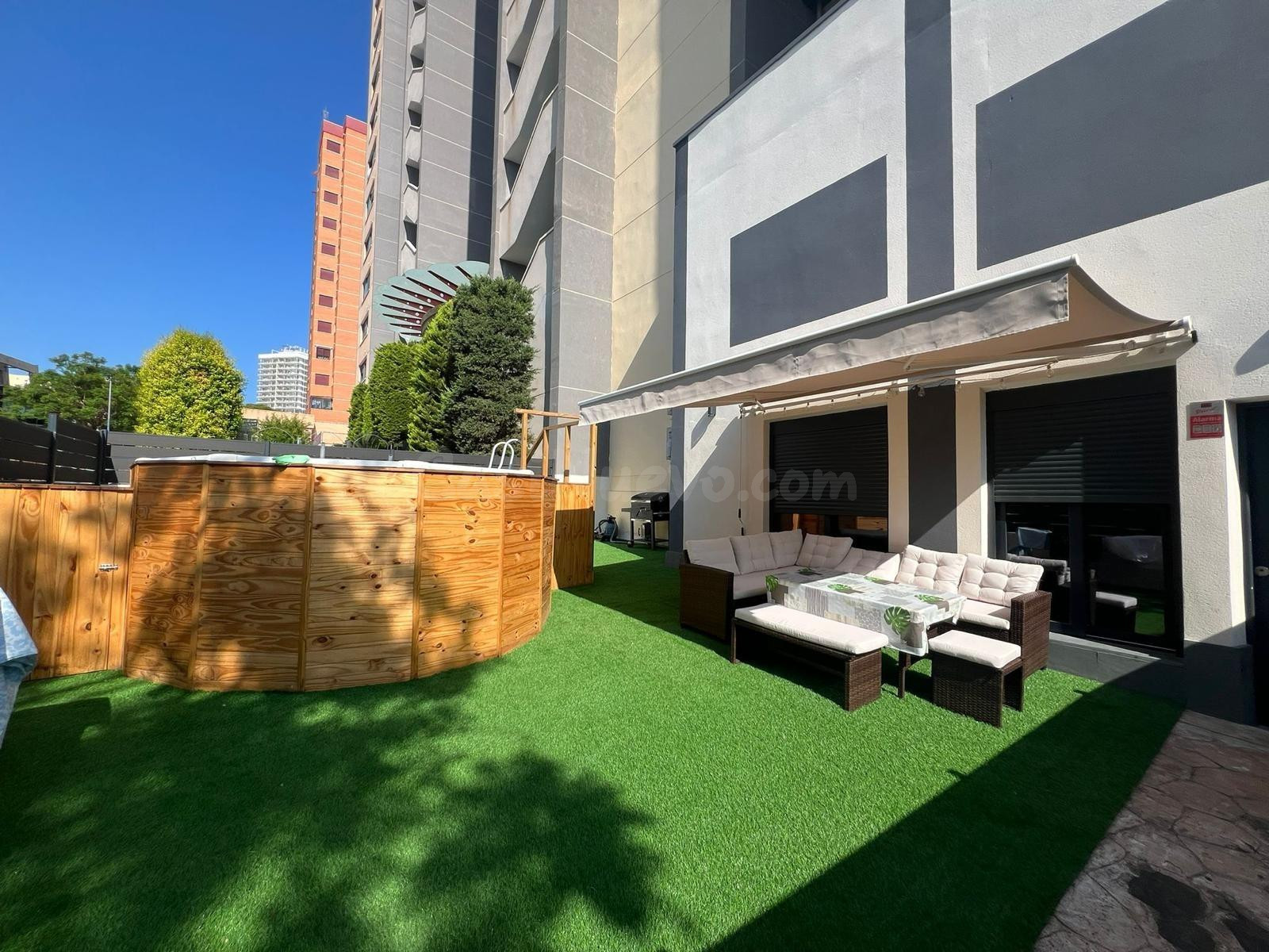 SE VENDE ADOSADO EN CALA DE BENDIROM