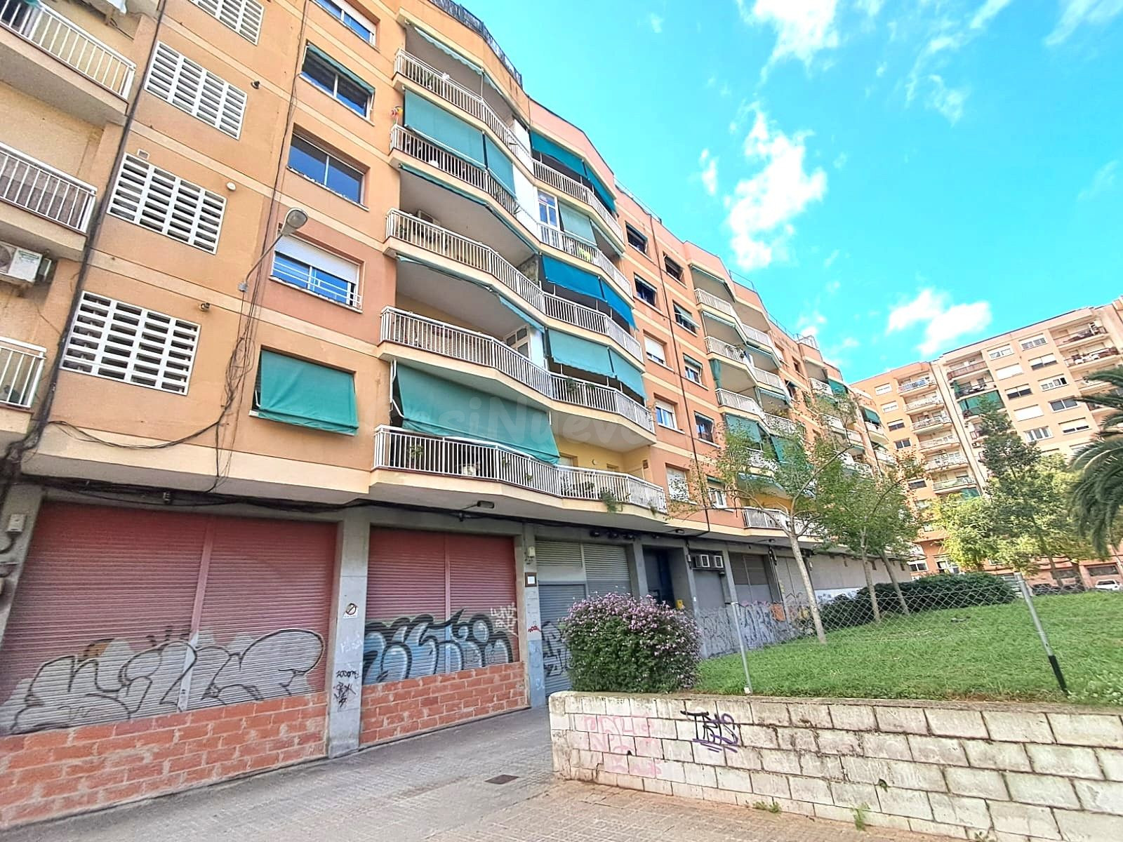 Se vende piso OKUPA situado en Calle París 2 de Badalona, Ba - foto 5