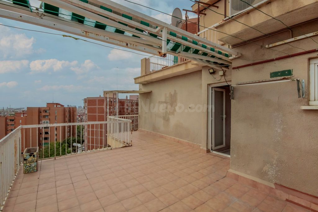 Se vende piso en Ricardo Strauss 4 de Badalona, Barcelona. - foto 2