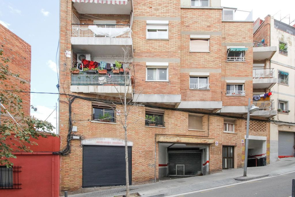 Se vende piso en Autonomía 37 de Badalona, Barcelona. - foto 2