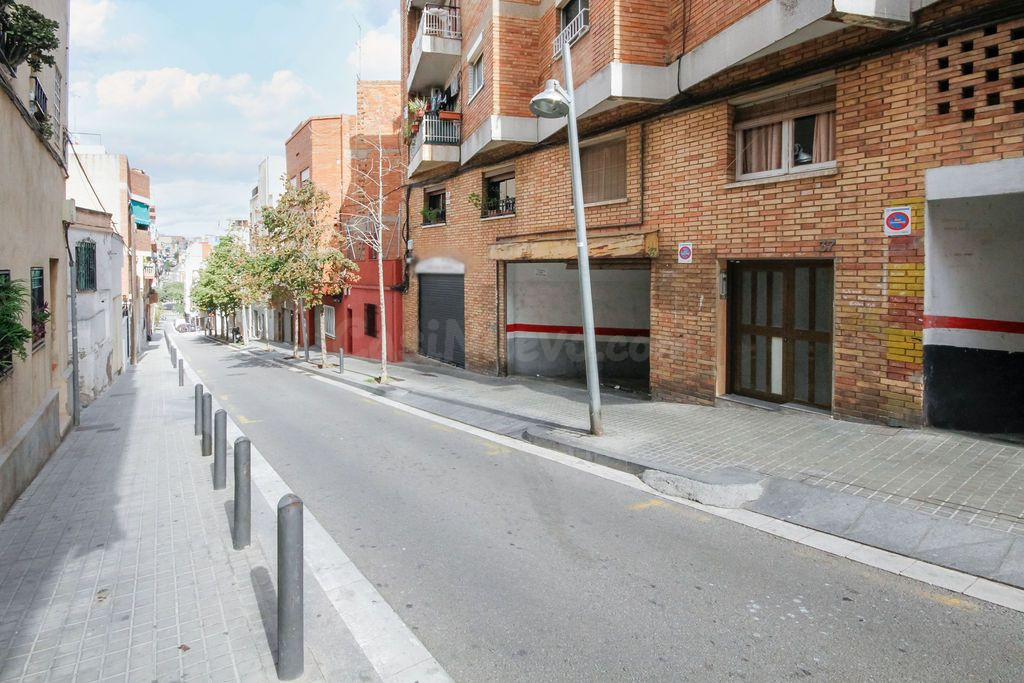 Se vende piso en Autonomía 37 de Badalona, Barcelona. - foto 3