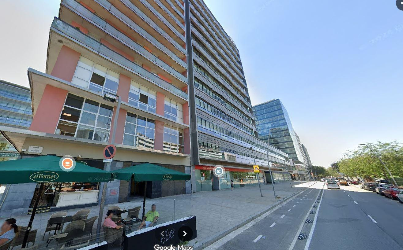 Se vende garaje CESIÑN DE REMATE en C/ PUJADES en Barcelo - foto 3