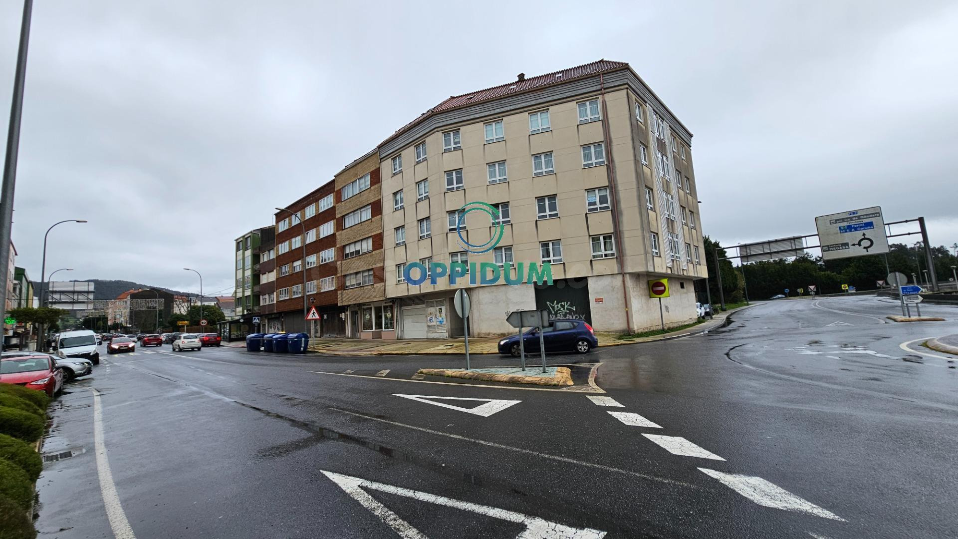VENTA DE PISO DE 2 DORMITORIOS CON GARAJE Y TRASTERO EN NARÓN