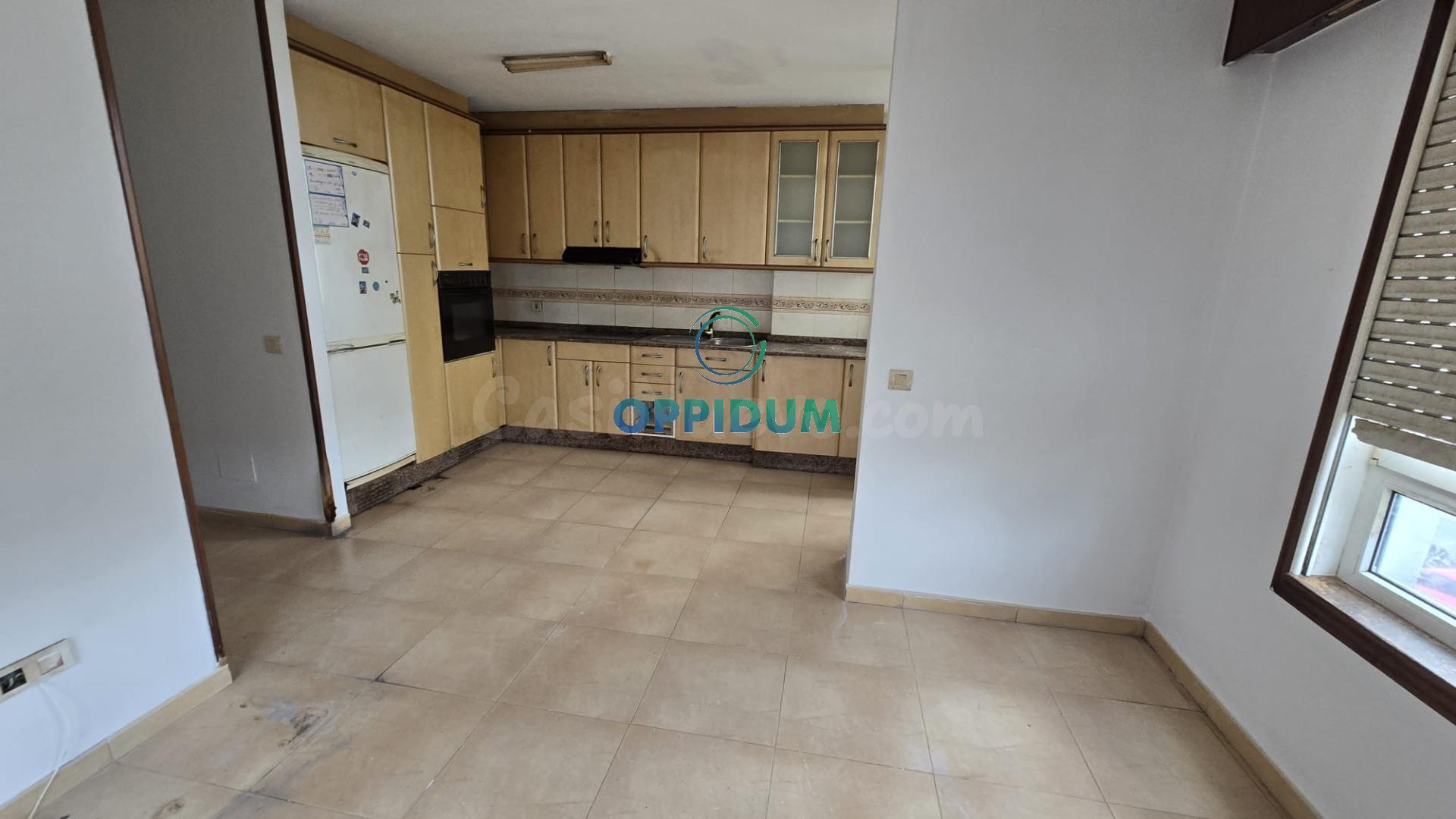 VENTA DE PISO DE 2 DORMITORIOS CON GARAJE Y TRASTERO EN NARÓ - foto 3