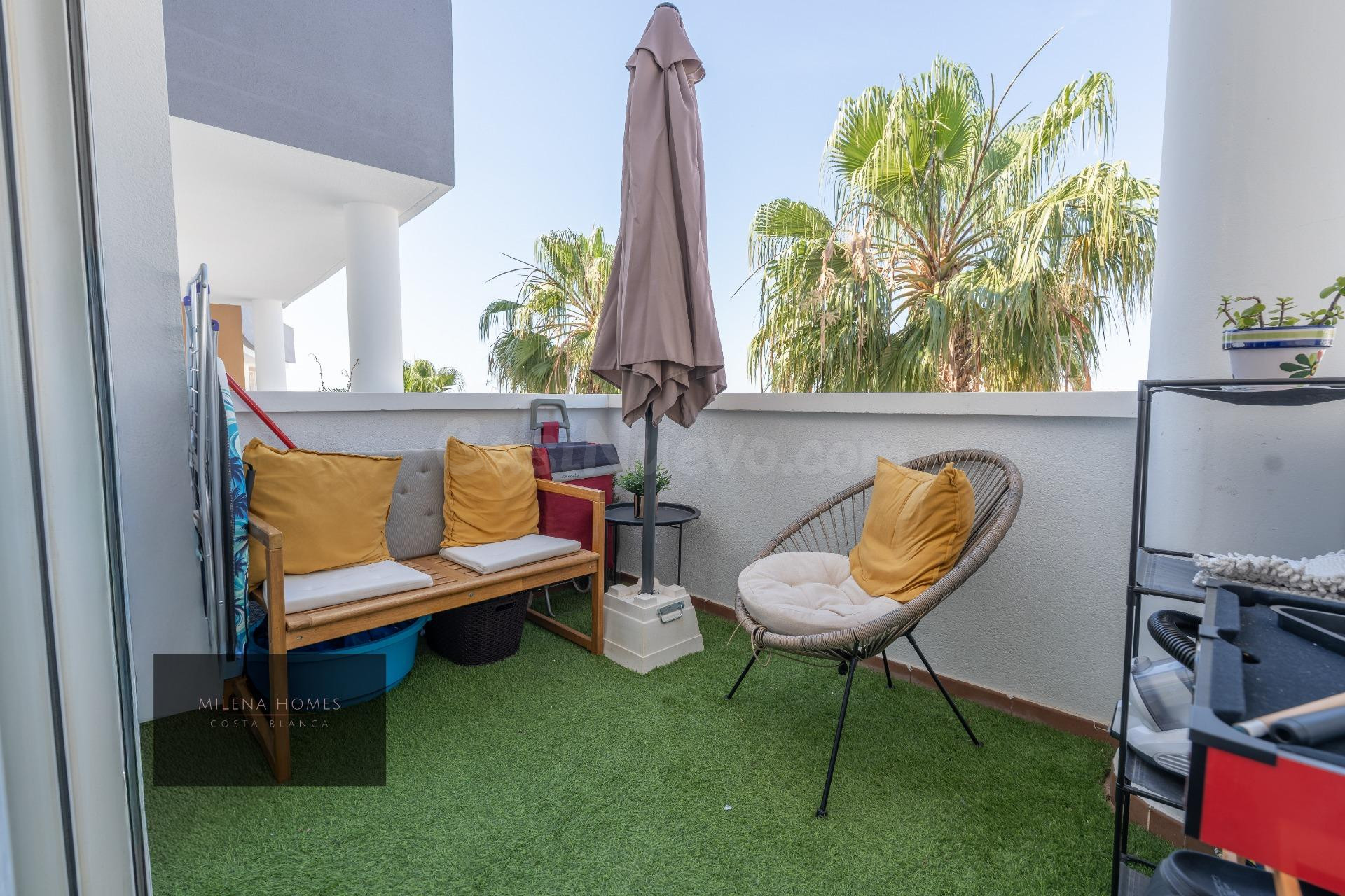 Magnífico apartamento con piscina, parking y cerca de golf en Orihuela Costa - foto 4