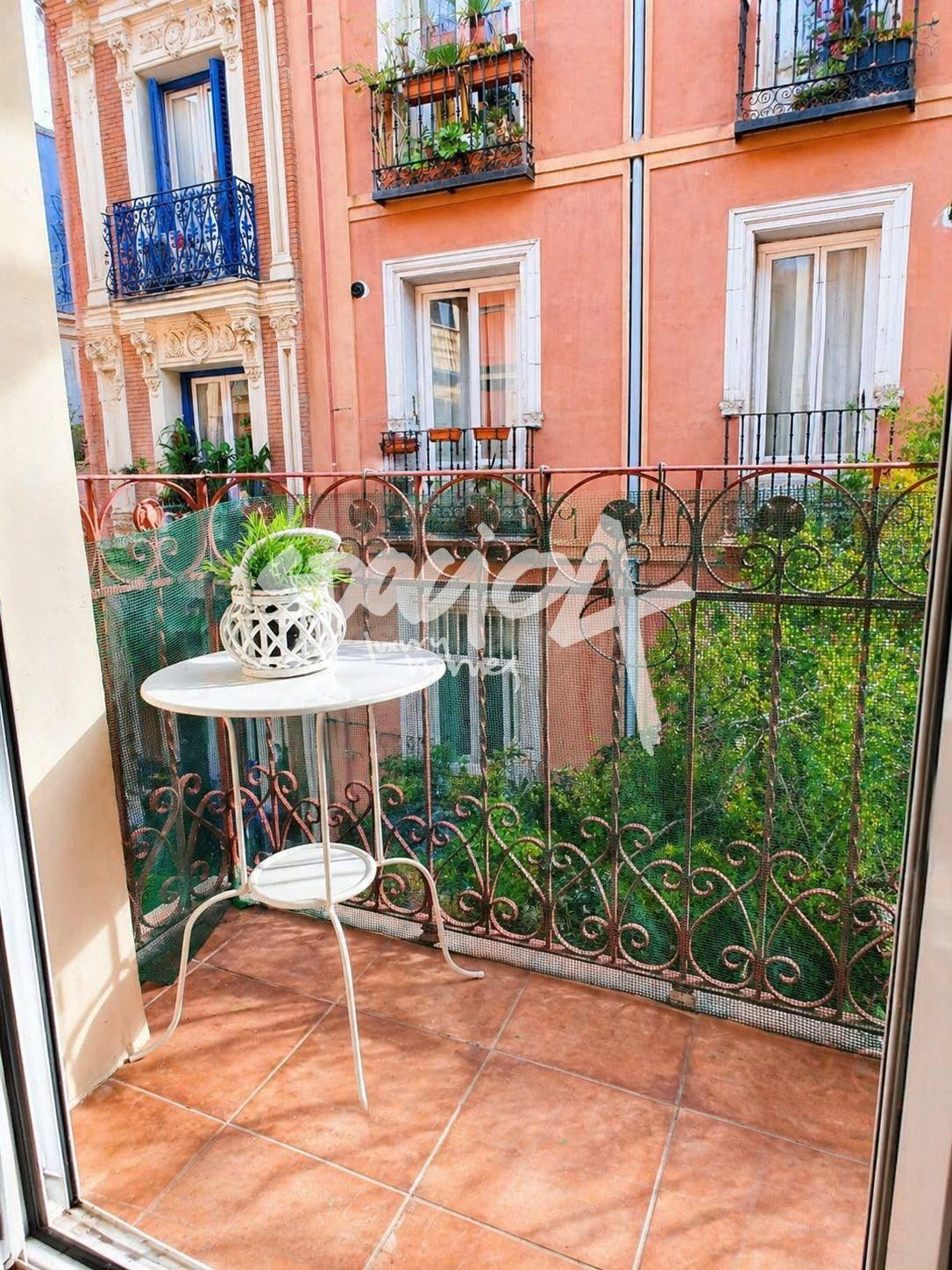 Apartamento en venta en Lavapiés, Madrid - foto 2