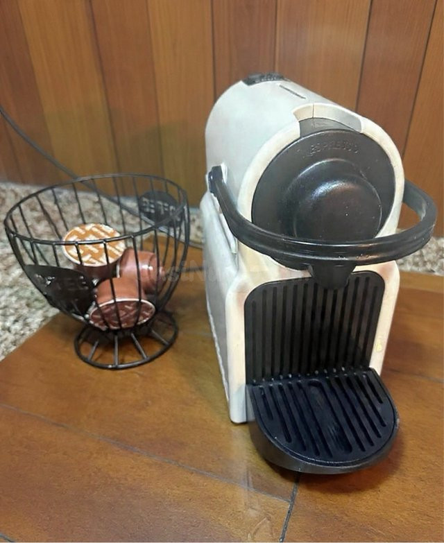 Nespresso Krups Blanca perfecto estado. - foto 4
