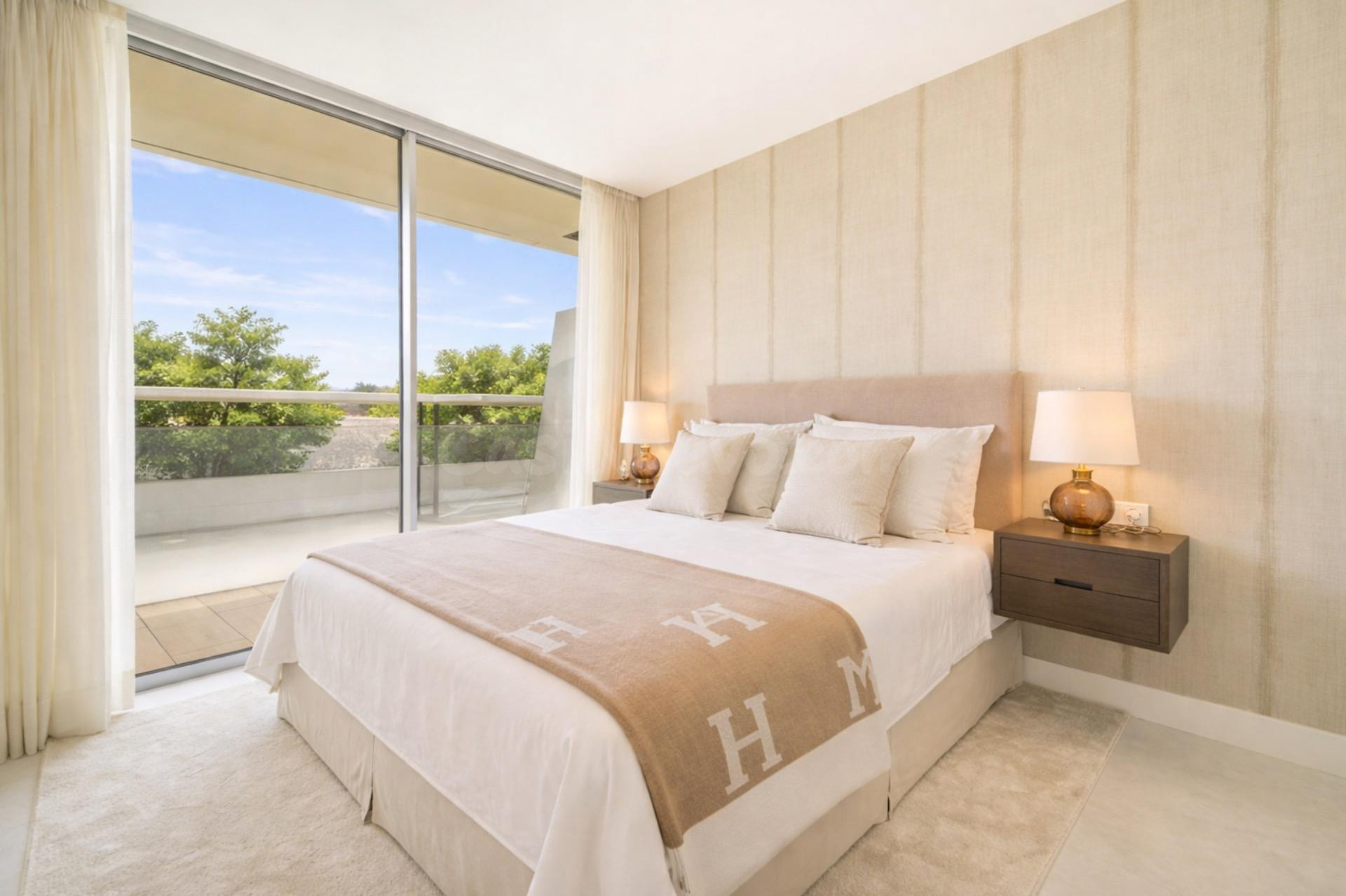Apartamento de 3 dormitorios en Estepona - foto 5