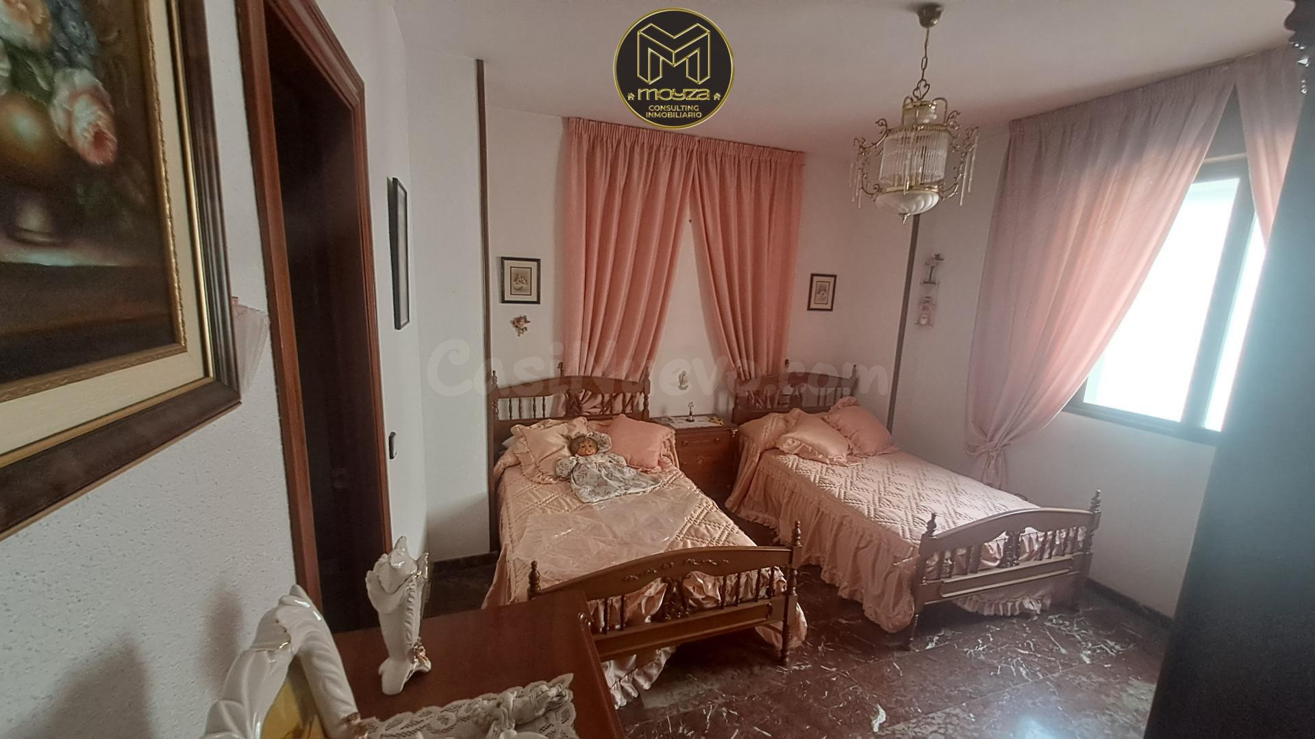 Atico reformado en Jaén con balcón y trastero privado - foto 2