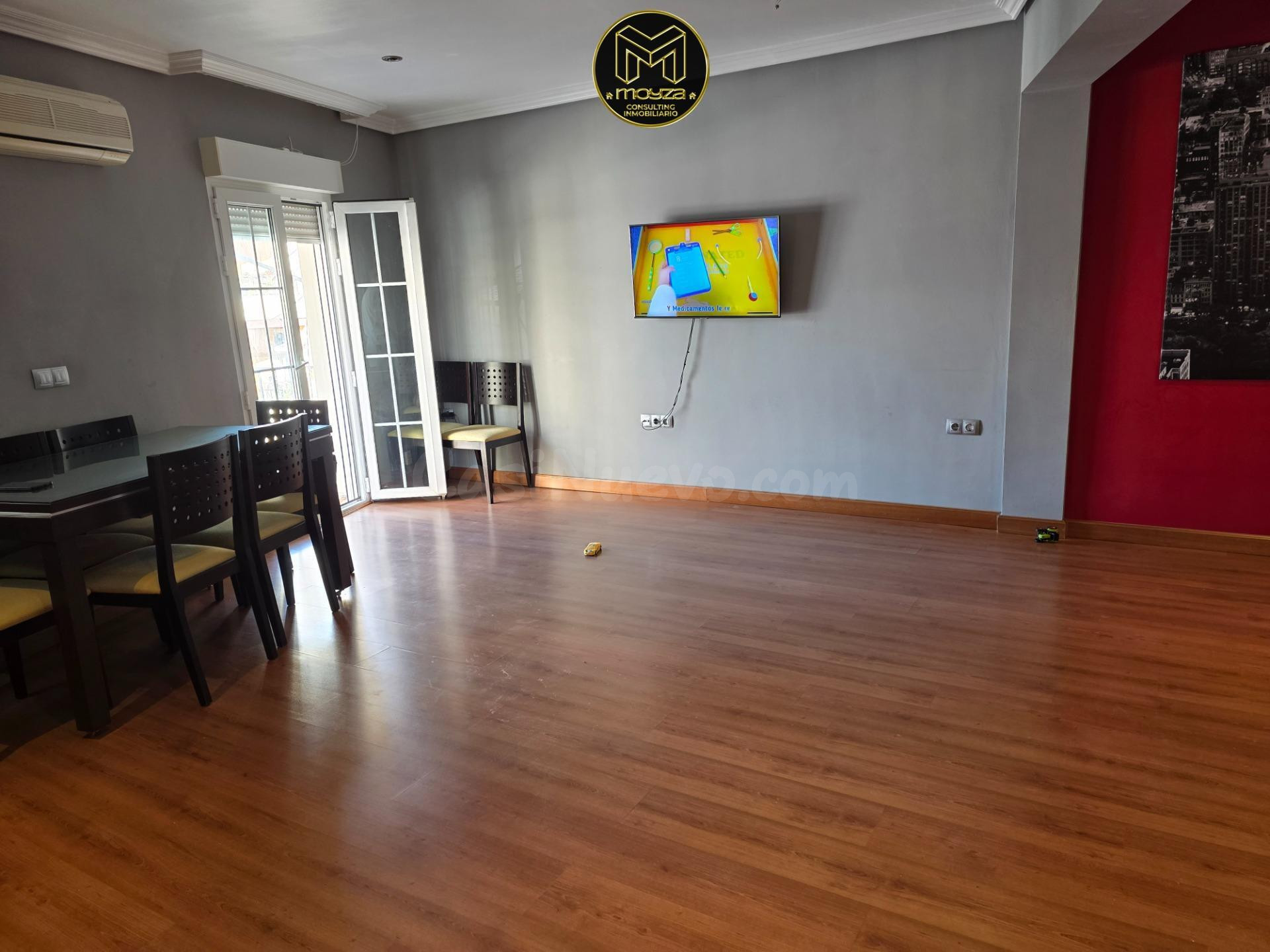 Piso reformado en Torredelcampo: 80m² con balcón y vistas - foto 2