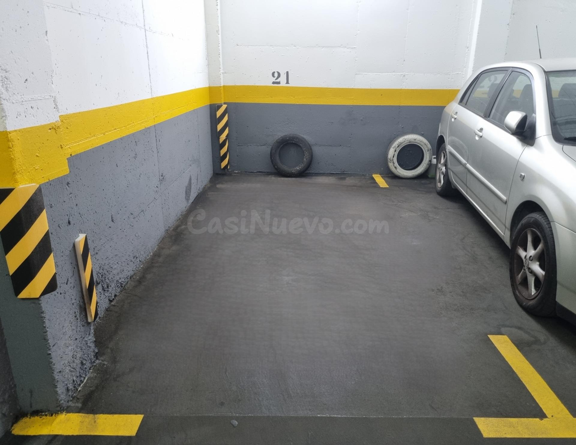 Plaza de garaje para coche grande - foto 2