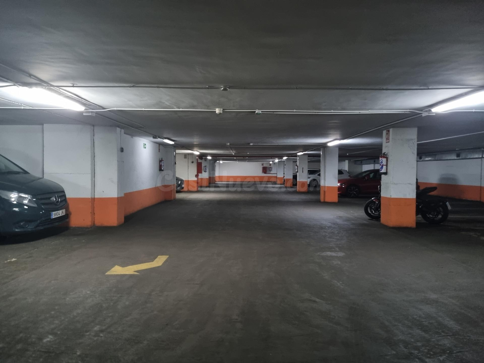Plaza para coche grande - foto 2