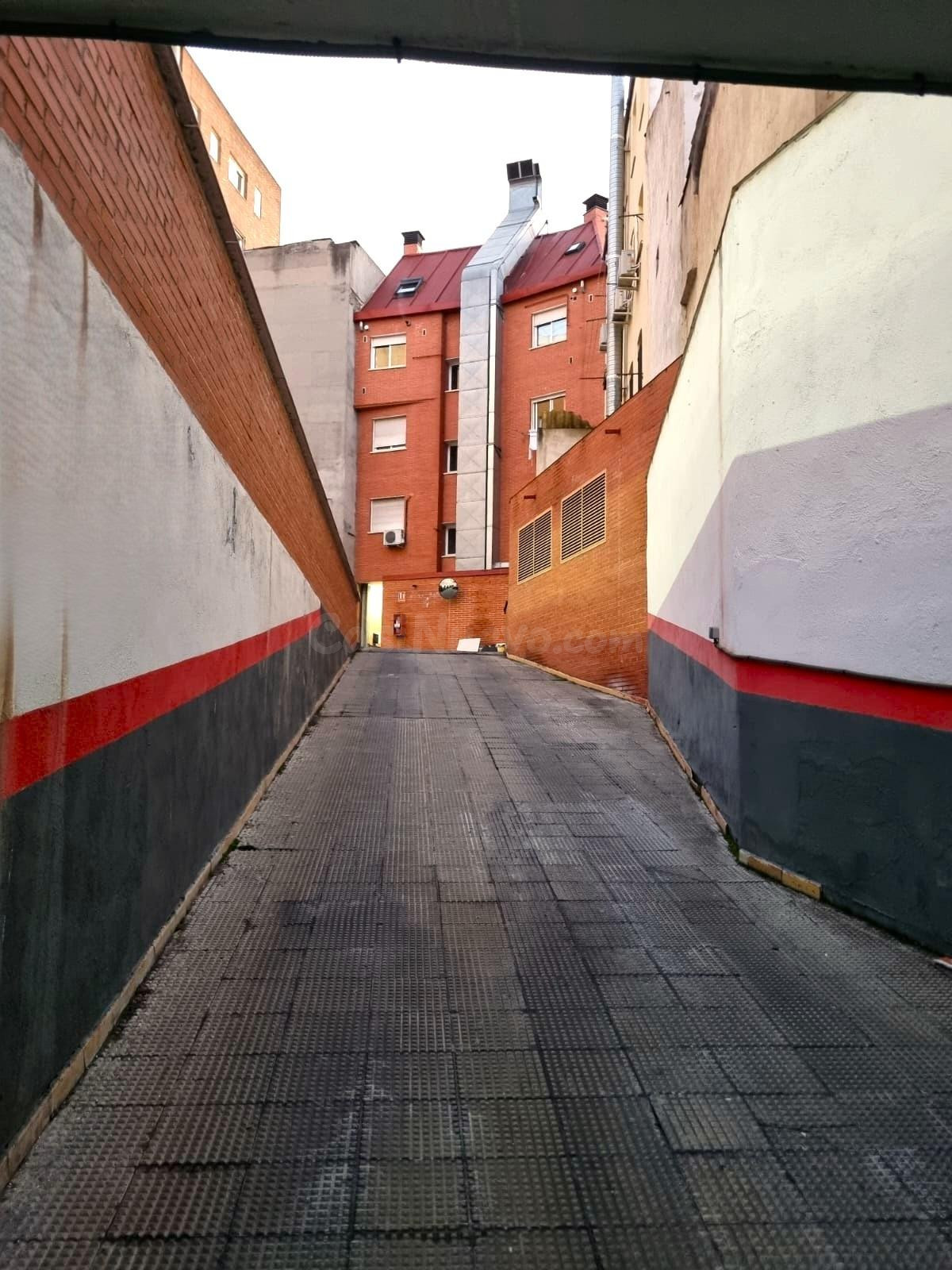Plaza para coche grande - foto 3