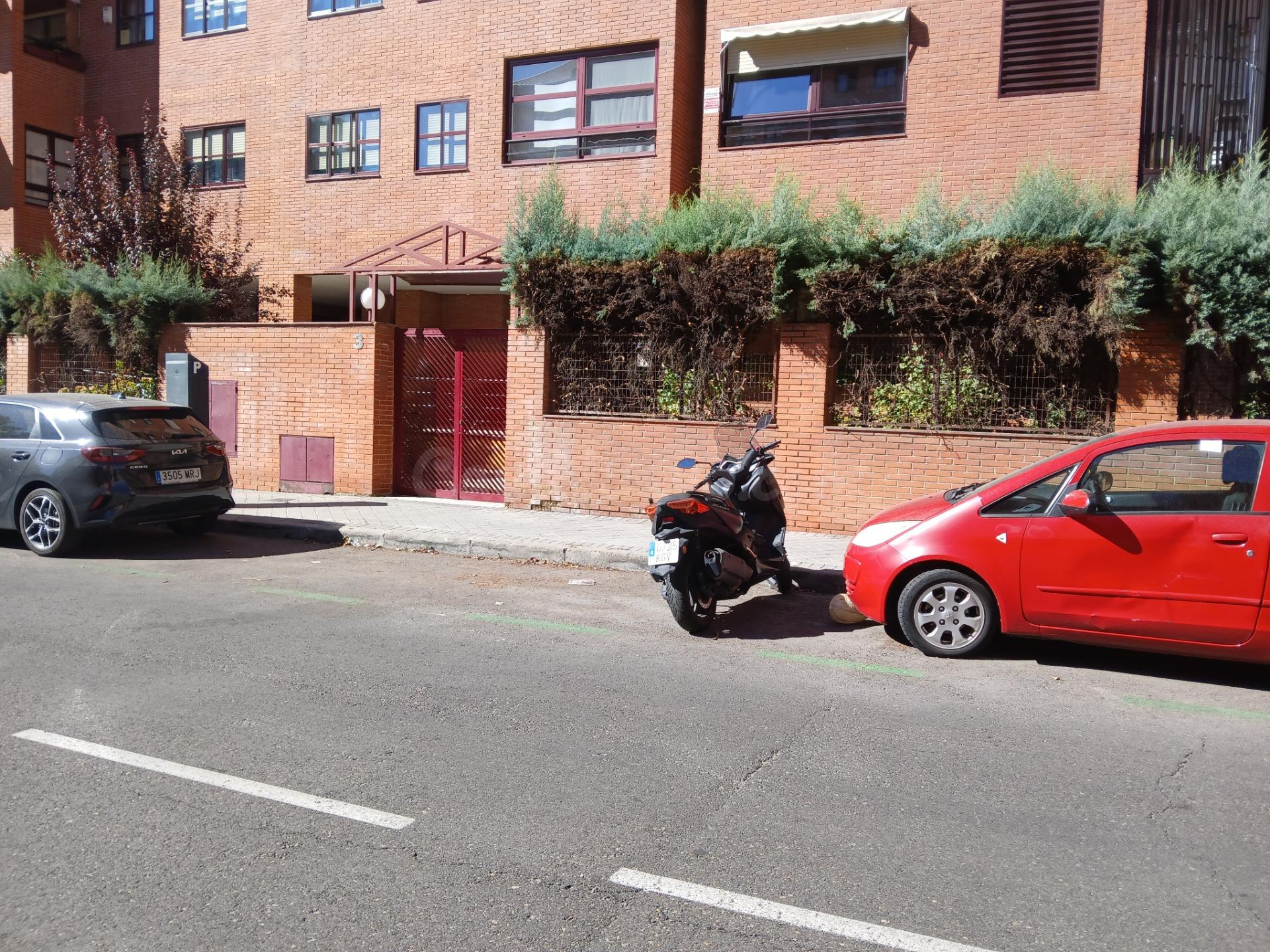 PLAZA DE GARAJE DOBLE EN CALLE BUGANVILLA 3 - foto 4