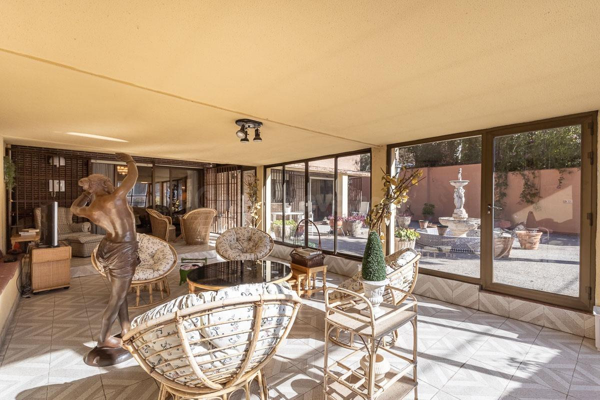 EXCLUSIVO PISO CON JARDÍN PRIVATIVO EN UNA DE LAS MEJORES UR - foto 2