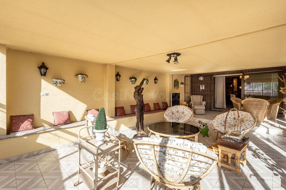 EXCLUSIVO PISO CON JARDÍN PRIVATIVO EN UNA DE LAS MEJORES UR - foto 4