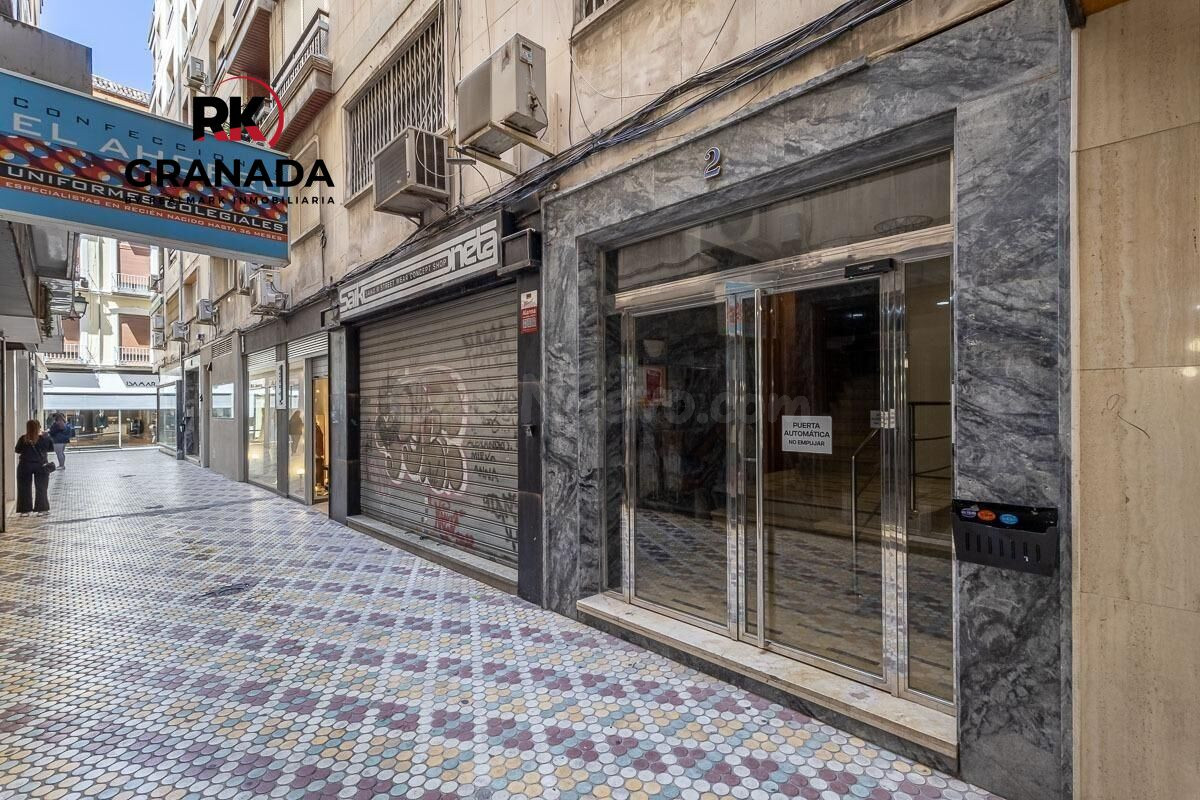 Magnífico piso con plaza de garaje junto a Catedral.