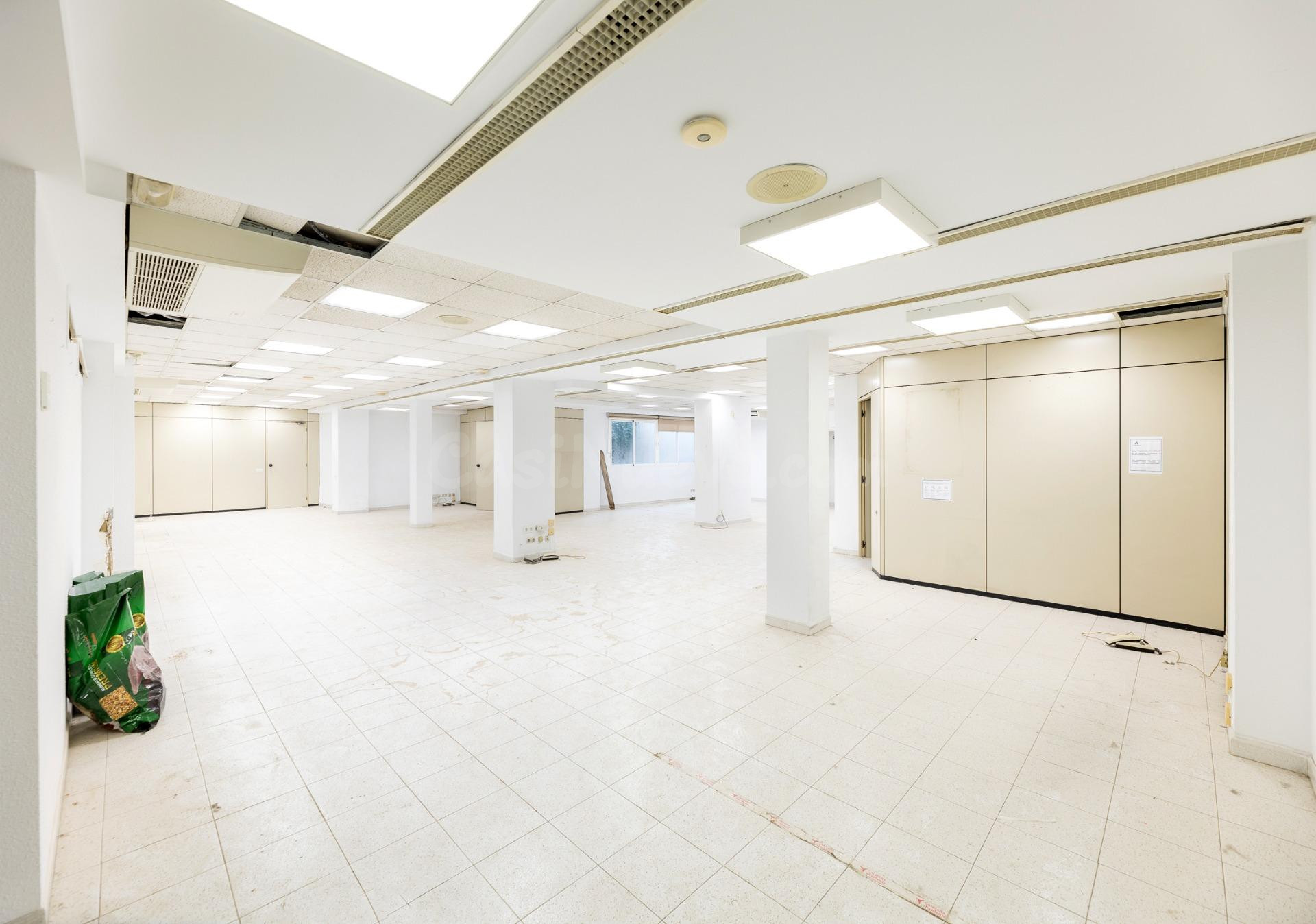 Vivienda de 170 m2 con 5 dormitorios en Gran Vía – Amplia y  - foto 2