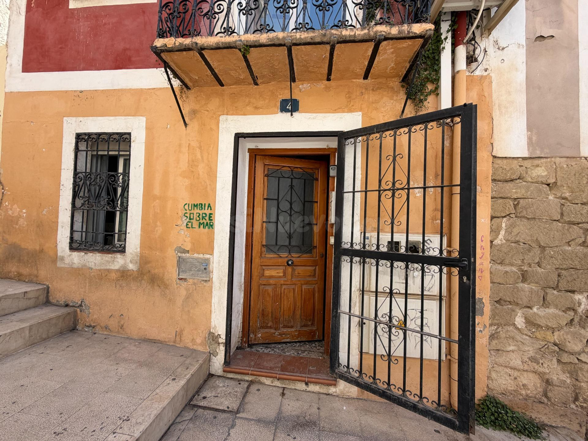 EDIFICIO CON TERRENO EN EL CASCO ANTIGUO - foto 2