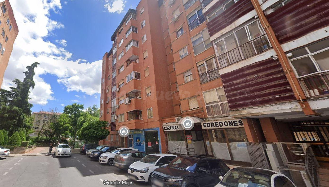 SE VENDE inmueble ALQUILADO en Cáceres - foto 2