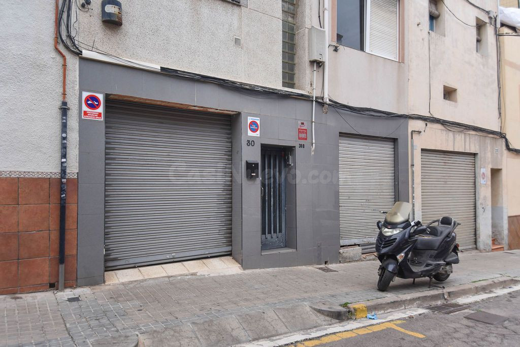 Se vende piso en Calle Olivera e Sistrells 30 de Badalona, B - foto 2