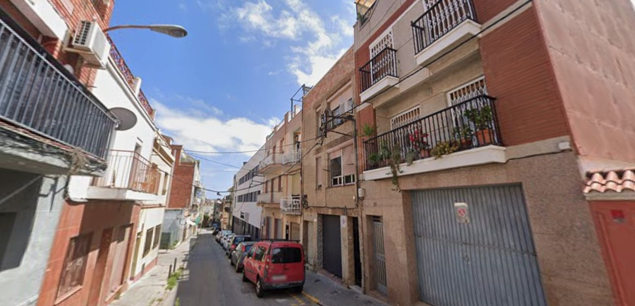 Se vende piso en Pau 15 de Badalona, Barcelona. - foto 3