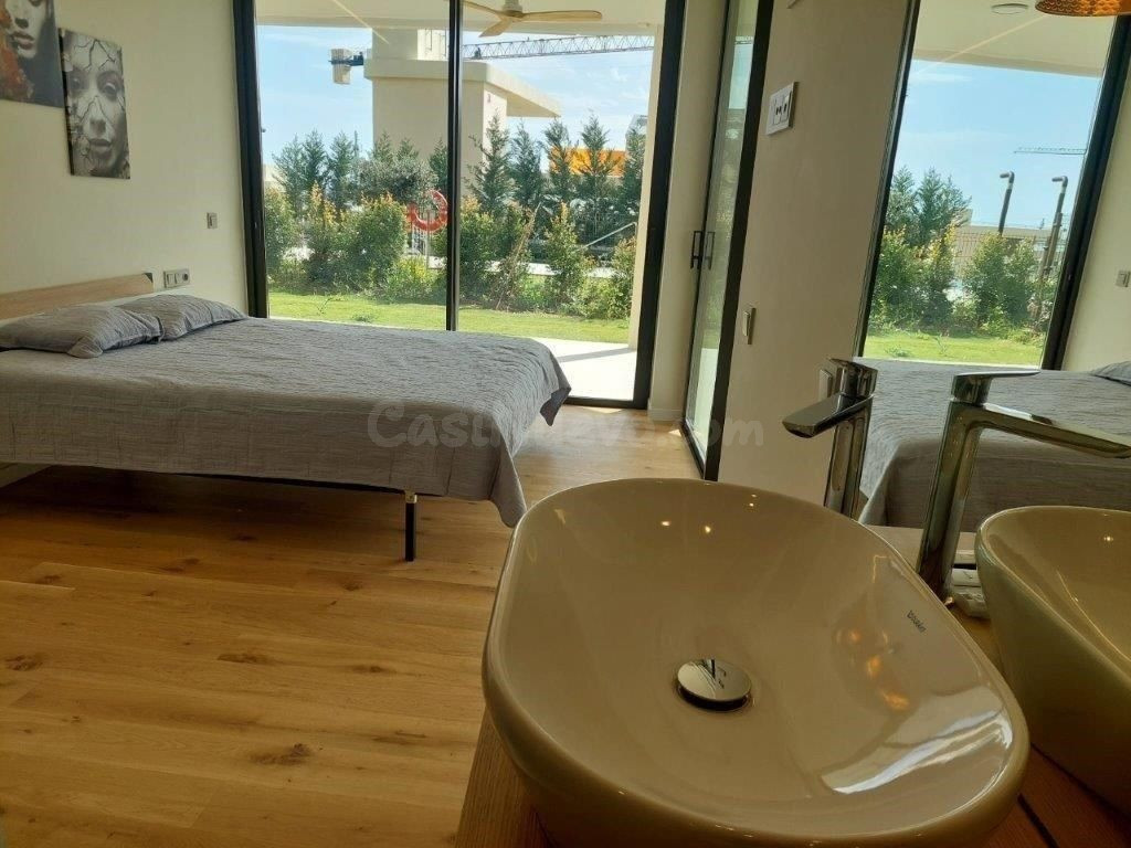 MODERNO APARTAMENTO DE ESQUINA DE 2 DORMITORIOS CON JARDÍN P - foto 2