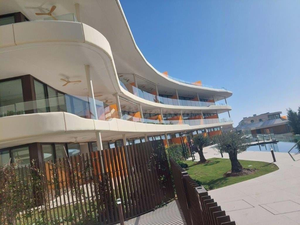 MODERNO APARTAMENTO DE ESQUINA DE 2 DORMITORIOS CON JARDÍN P - foto 3