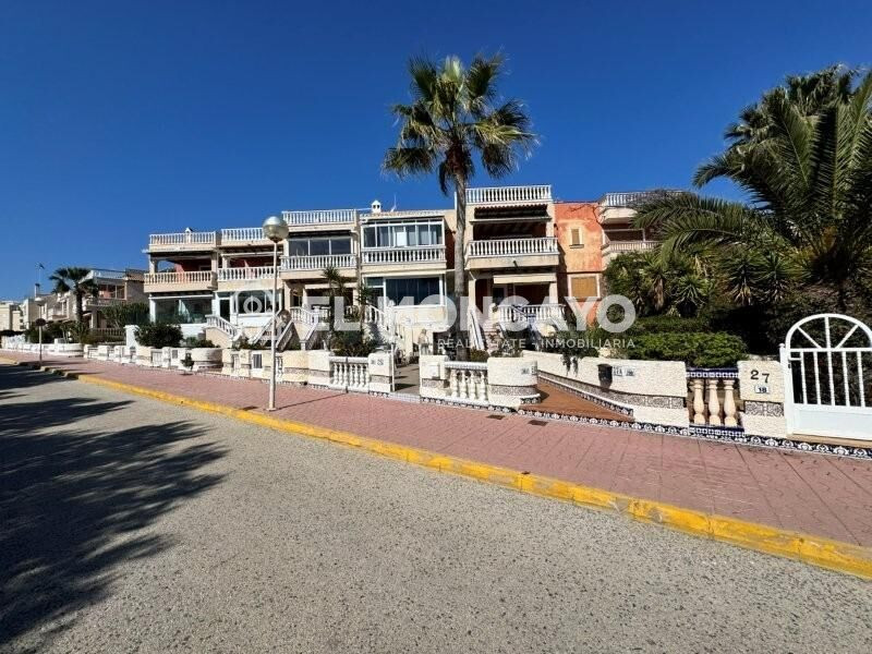 Fantástico bungalow planta alta con solárium y vistas al mar - foto 3