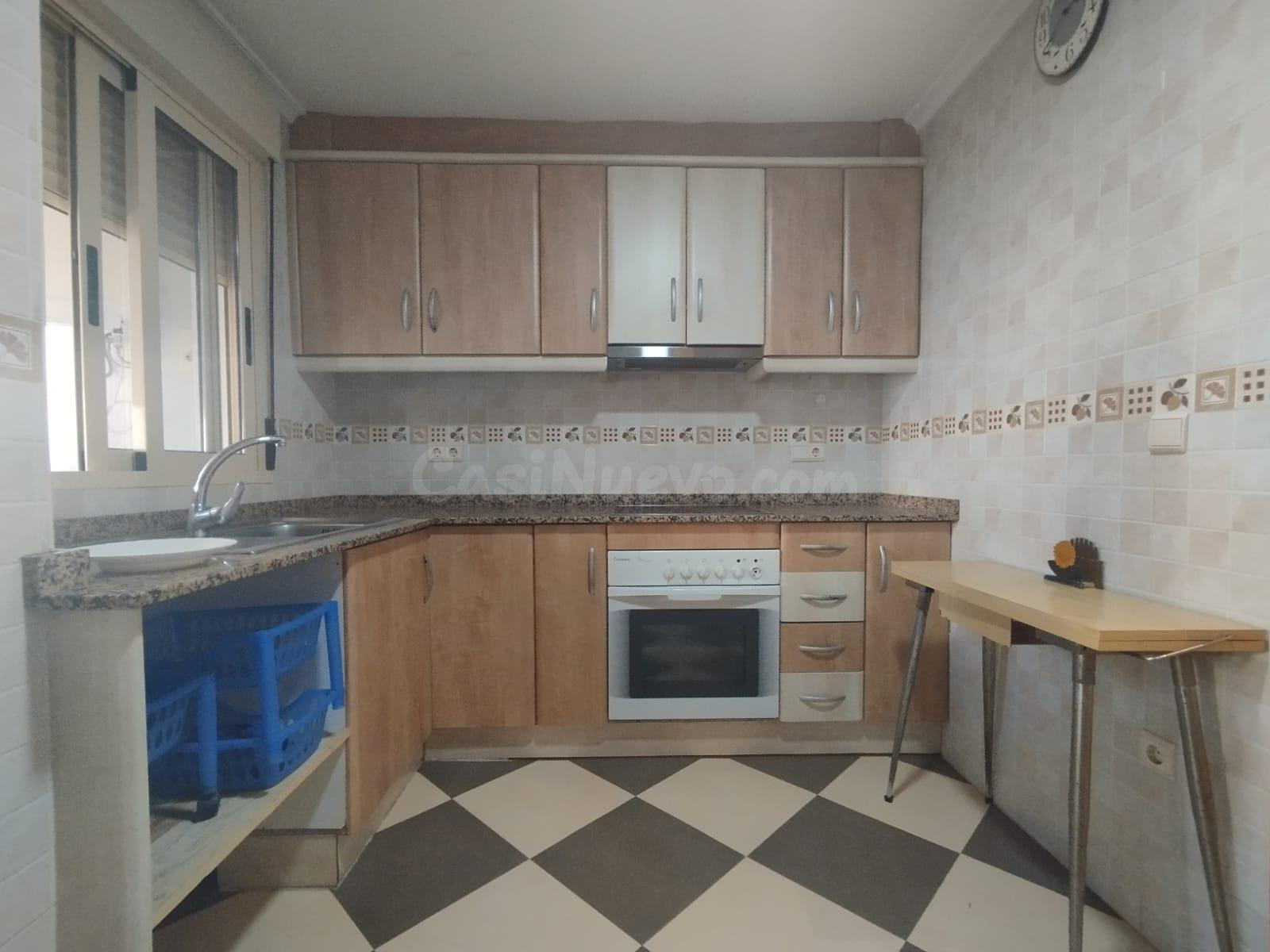 Amplio apartamento de 3 dormitorios en el centro de Guardama - foto 4
