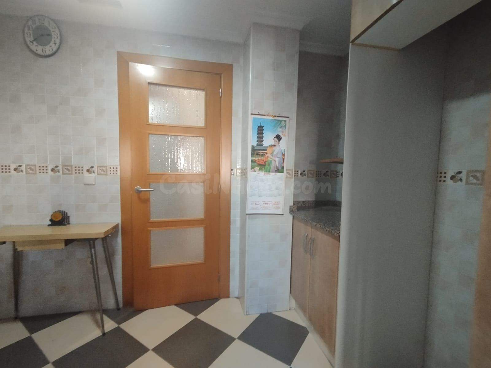 Amplio apartamento de 3 dormitorios en el centro de Guardama - foto 5