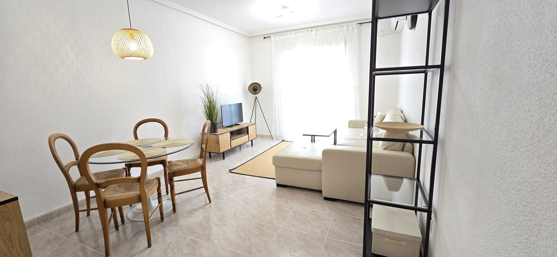 Luminoso apartamento con terraza a 300 m de la Playa del Cur - foto 2