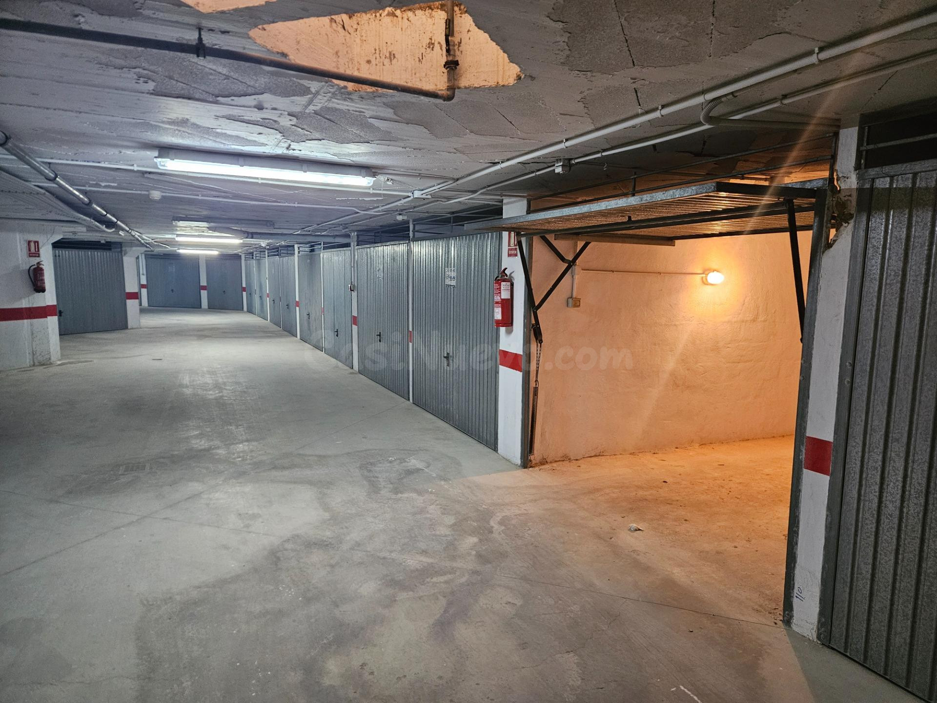 Plaza de garaje situada en la urbanización Miradores del Pue - foto 4
