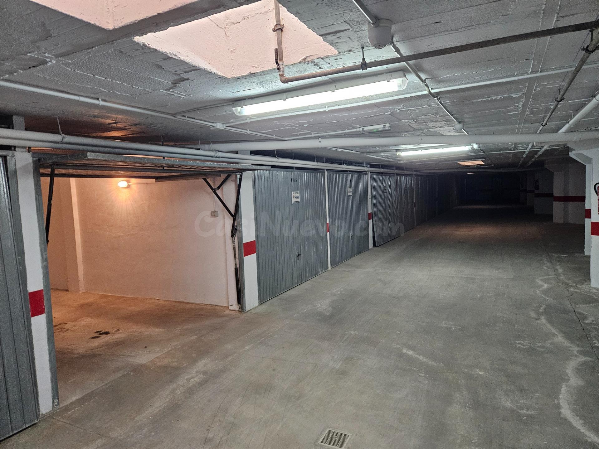 Plaza de garaje  situada en la urbanización Miradores del Puerto, ubicada en el kilómetro 14 de La Manga del Mar Menor. - foto 2