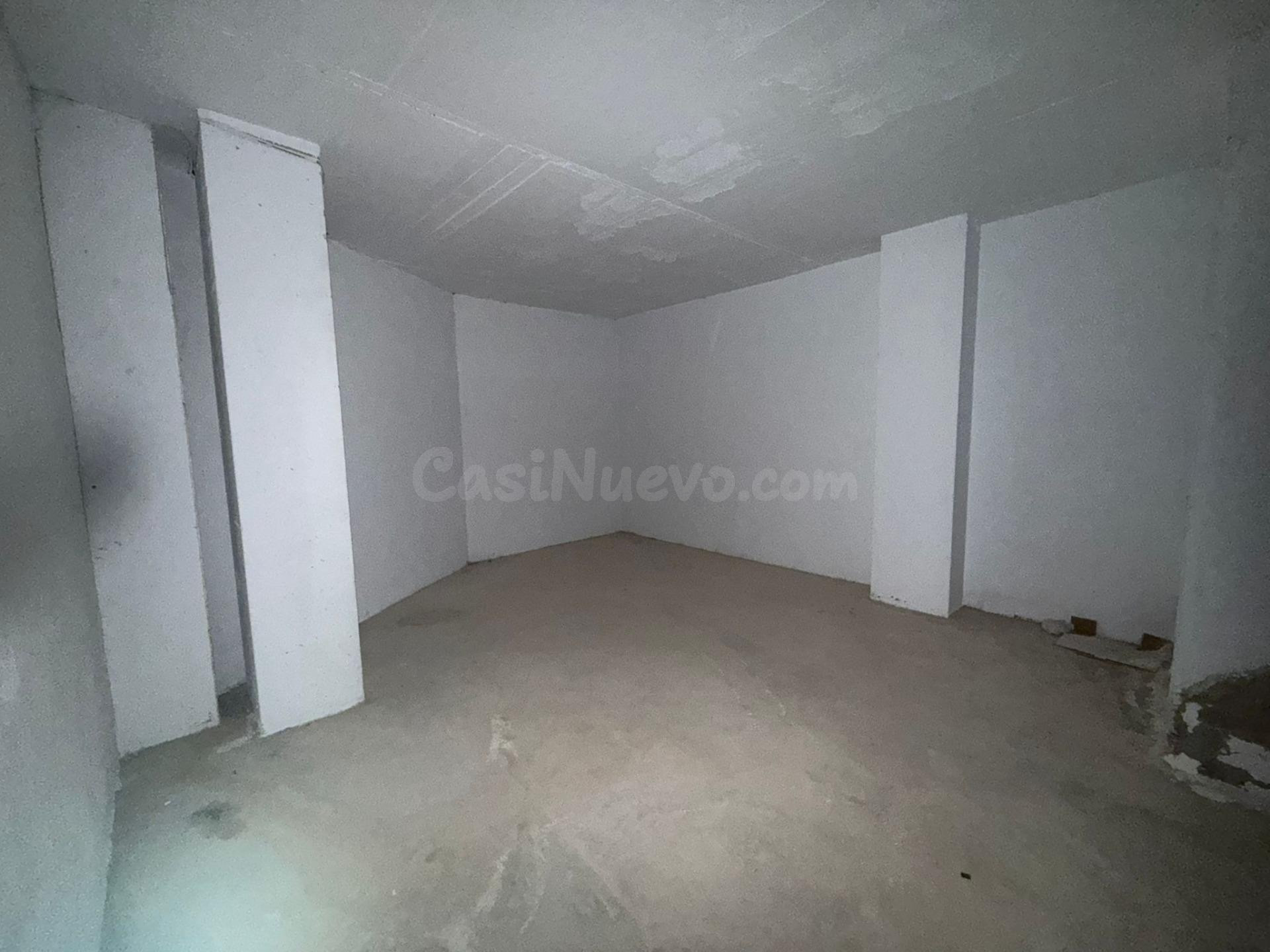 Plaza de garaje  situada en la urbanización Miradores del Puerto, ubicada en el kilómetro 14 de La Manga del Mar Menor. - foto 3