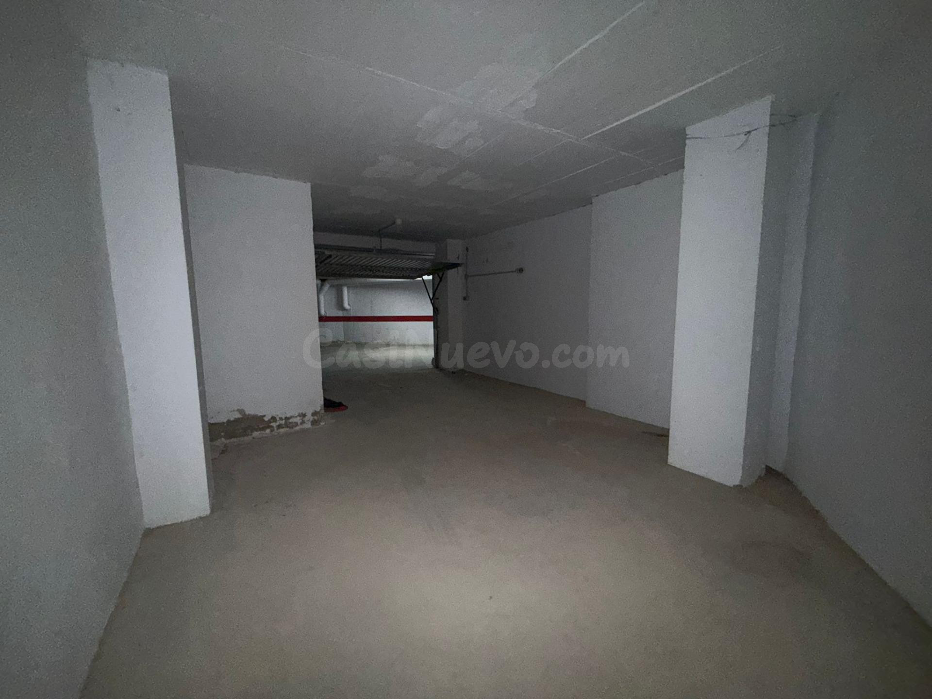 Plaza de garaje  situada en la urbanización Miradores del Puerto, ubicada en el kilómetro 14 de La Manga del Mar Menor. - foto 4