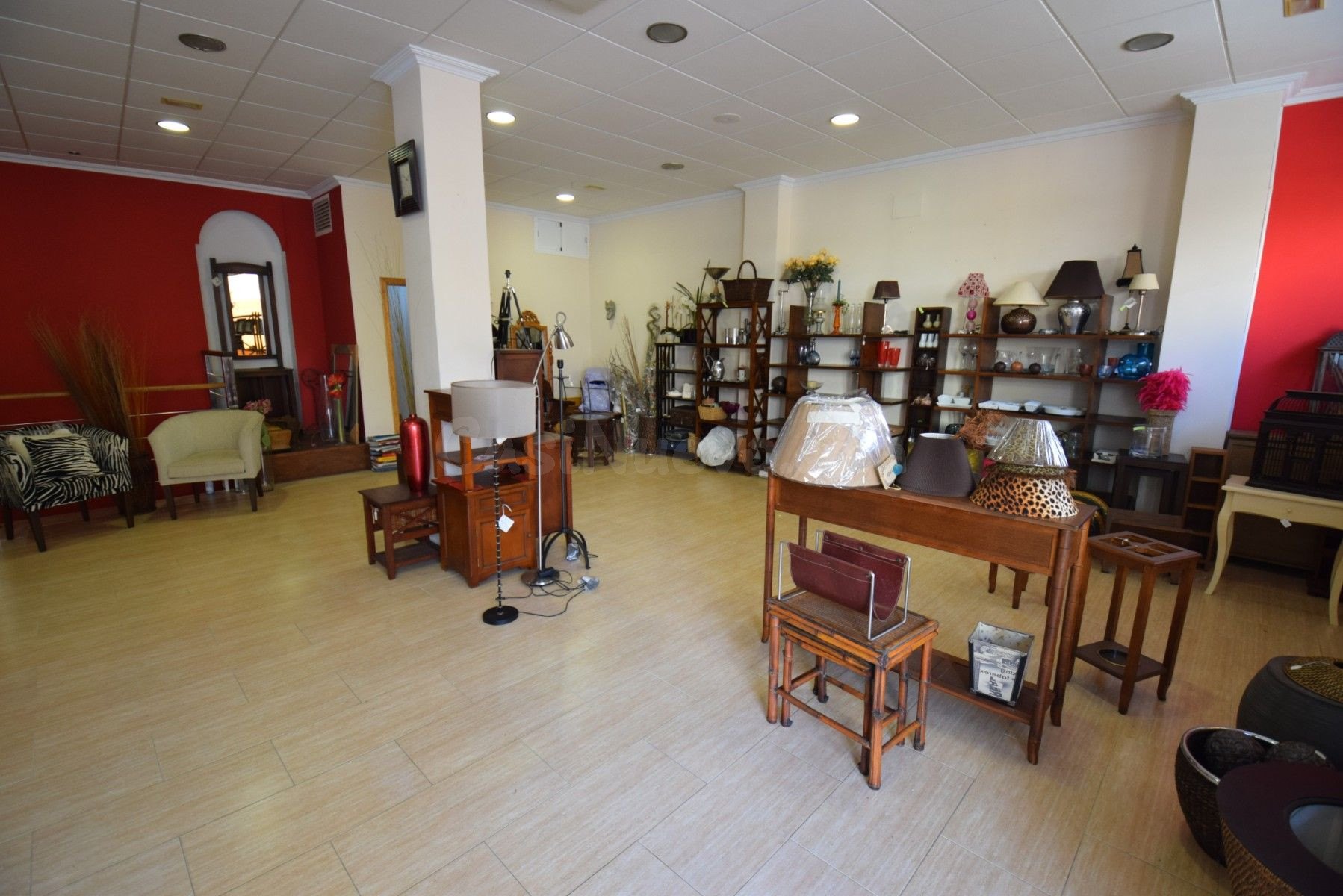 Local comercial 210m² en venta - Pueblo - foto 2