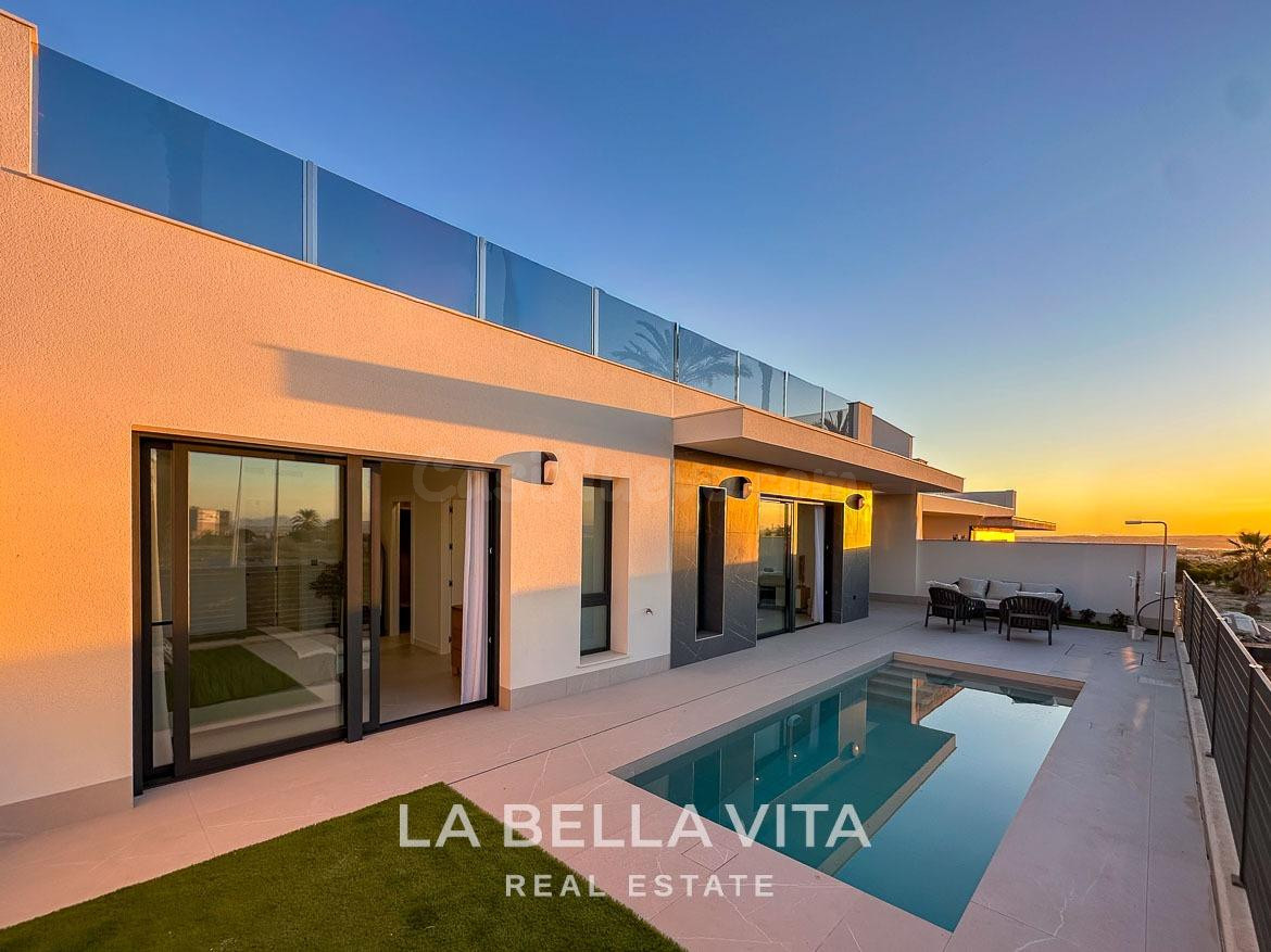 Villa de Lujo 3 habitaciones 215m² en venta - Aguas Nuevas - foto 2