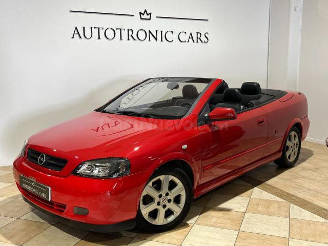 Astra Opel en Torremolinos, Coche de Lujo con Equipamiento Premium