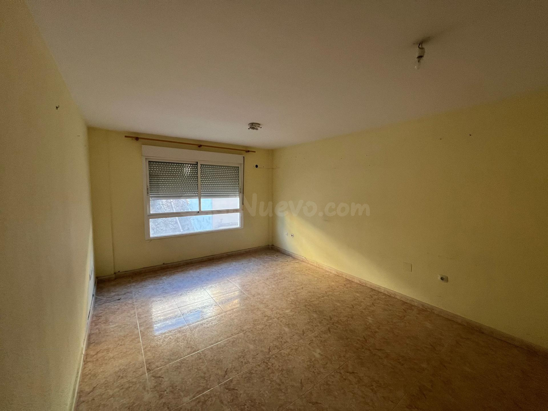 Amplia vivienda de 4 dormitorios con garaje y trastero en Ab - foto 4