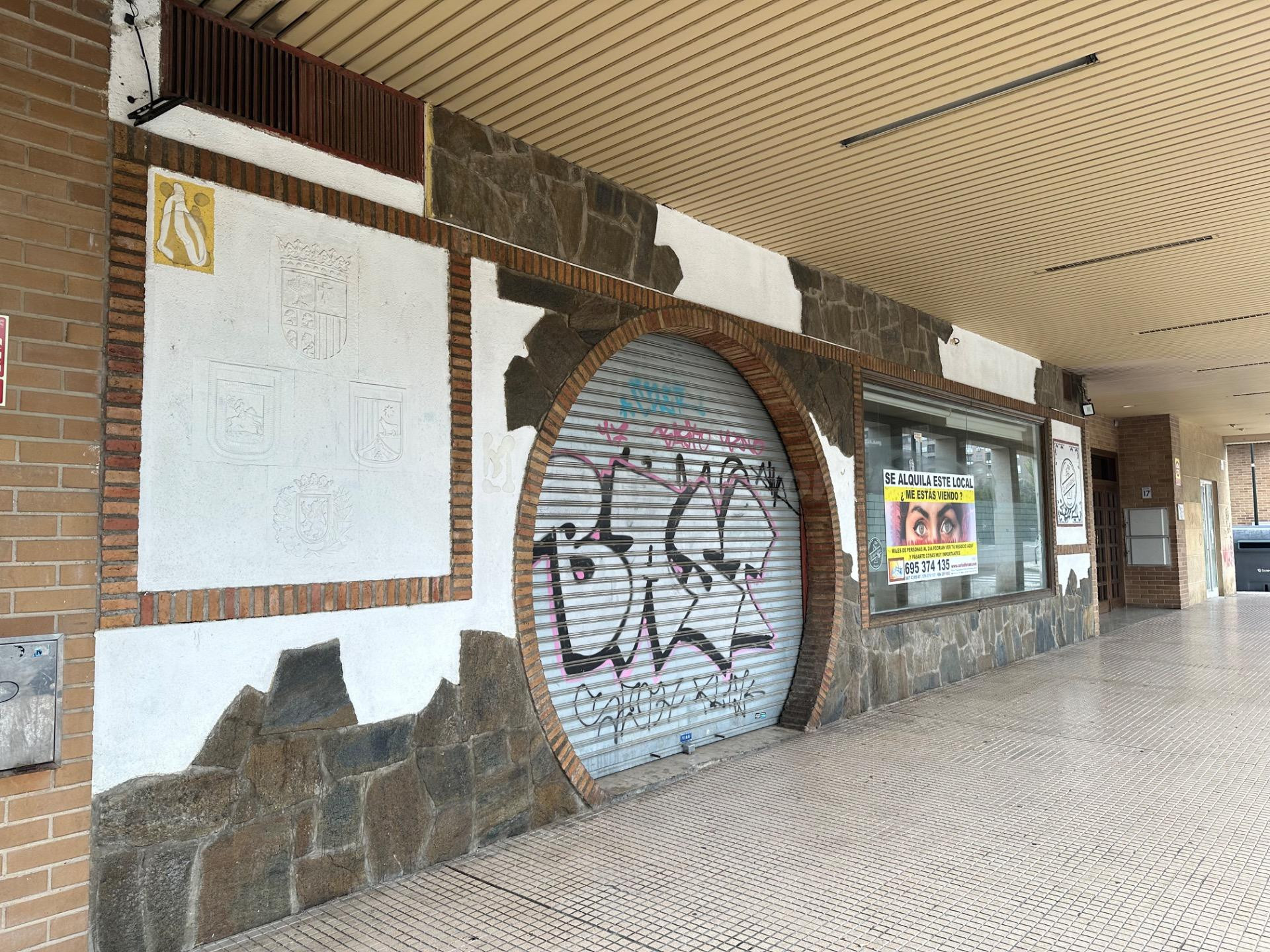 Local comercial 80m² en alquiler - Almozara - foto 2